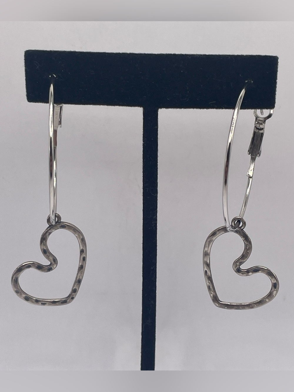 Vintage Silver-Tone Hoop Earrings w/ Dangling Hammered Heart Pendants